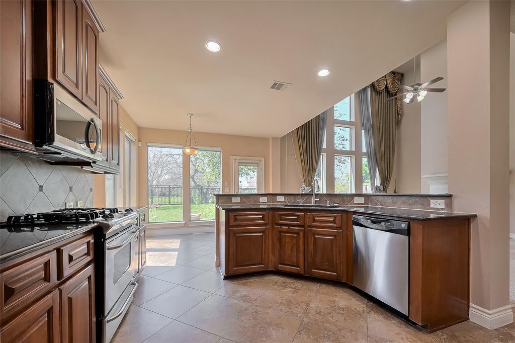 4131 Regal Stone Lane, Sugar Land, Texas image 17
