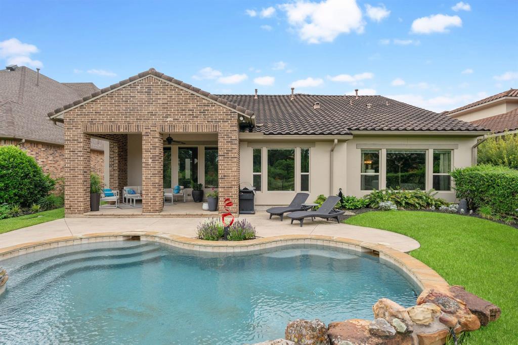 66 Lake Voyageur Drive