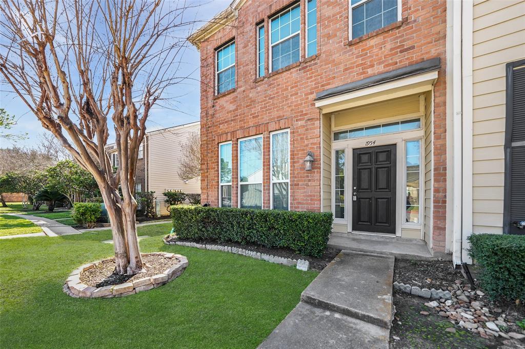 1954 Gentryside Drive, Houston, Texas image 1