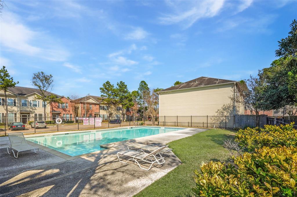 1954 Gentryside Drive, Houston, Texas image 25