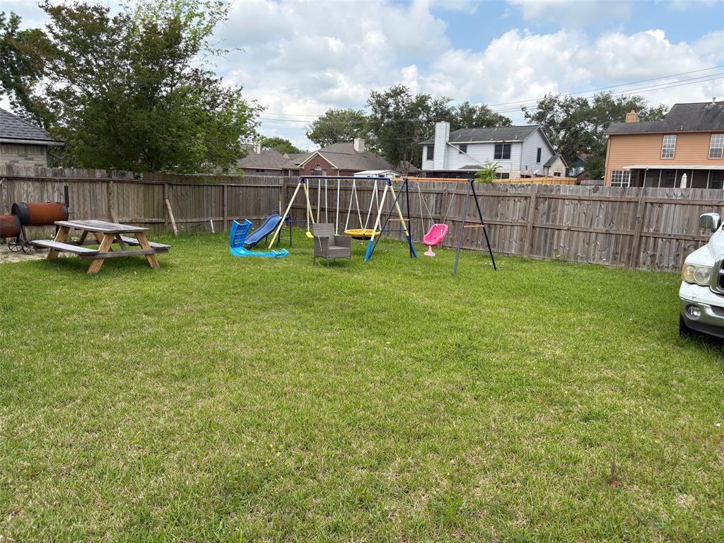 238 Almond Drive, Lake Jackson, Texas image 10