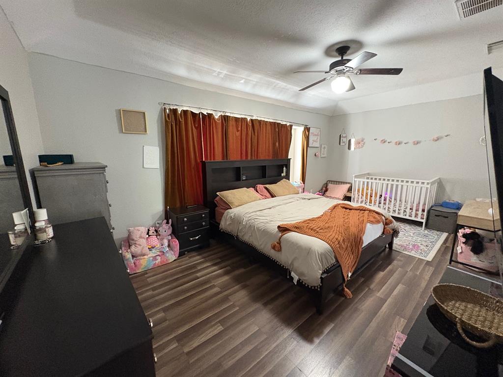 238 Almond Drive, Lake Jackson, Texas image 6