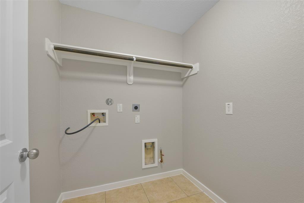 Rosharon, Texas 77583, United States, 4 Bedrooms Bedrooms, ,2 BathroomsBathrooms,Residential,Active,44227