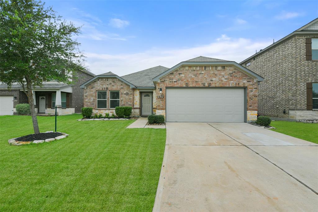 Rosharon, Texas 77583, United States, 4 Bedrooms Bedrooms, ,2 BathroomsBathrooms,Residential,Active,44227