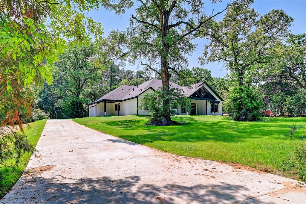 23572 Holly Lane, Hockley, Texas image 1