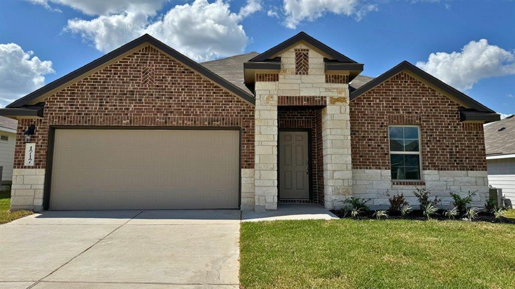 1717 Grimes Drive, Brenham, Texas image 1