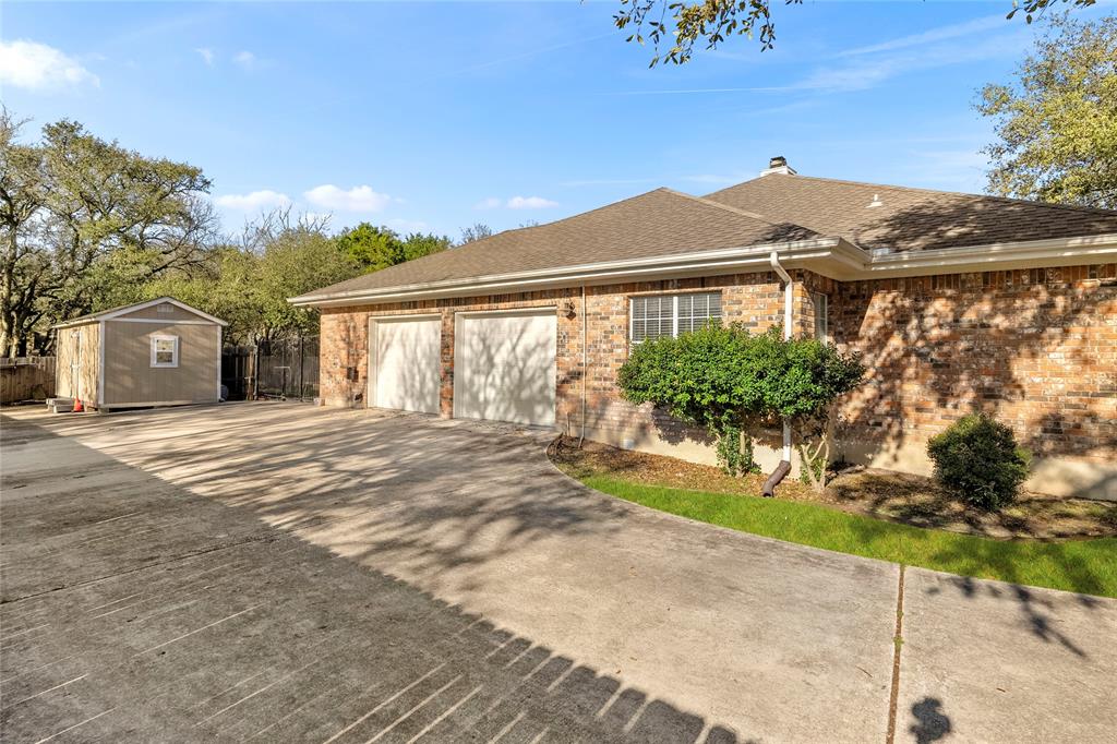 725 Willow Ridge Drive, San Marcos, Texas image 6