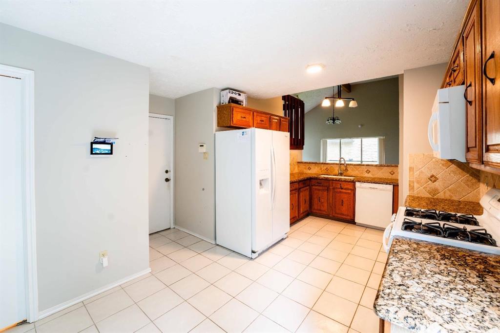 12415 Meadow Ridge Drive, Stafford, Texas image 12