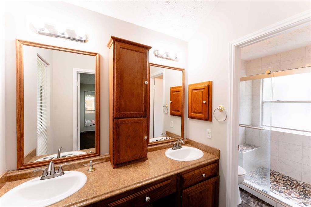 12415 Meadow Ridge Drive, Stafford, Texas image 17