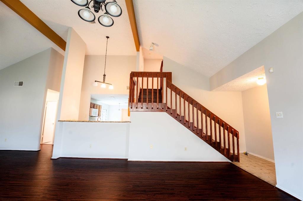 12415 Meadow Ridge Drive, Stafford, Texas image 3