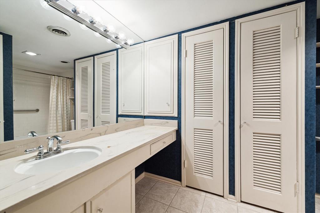630 S Ripple Creek Drive #630, Houston, Texas image 17