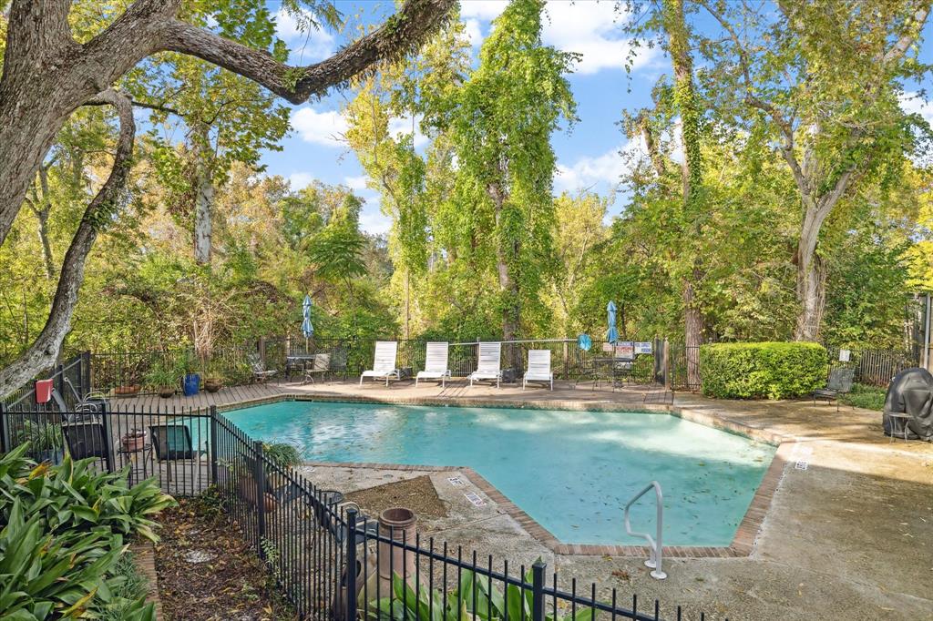 630 S Ripple Creek Drive #630, Houston, Texas image 19
