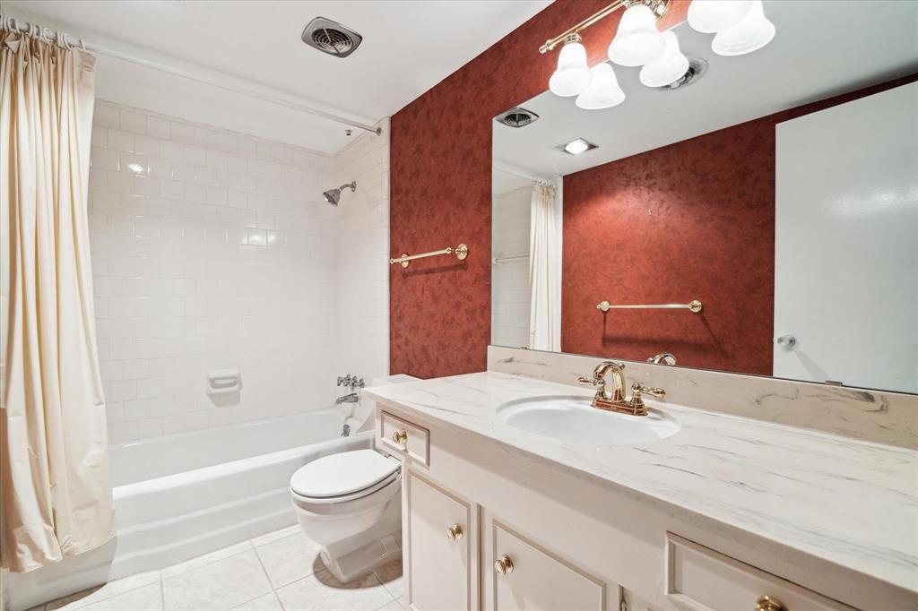 630 S Ripple Creek Drive #630, Houston, Texas image 18