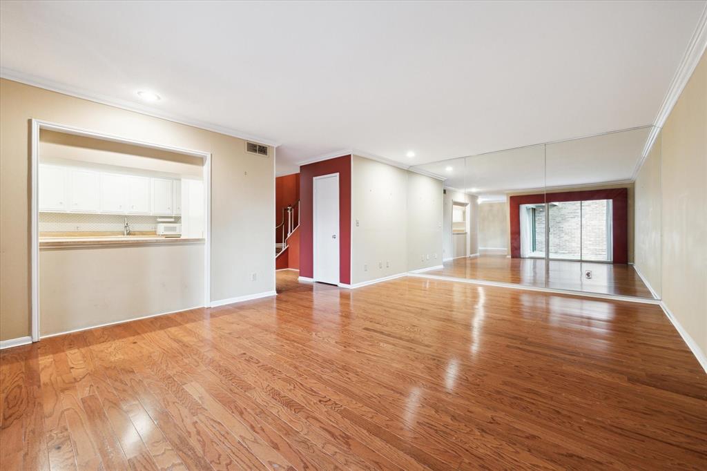 630 S Ripple Creek Drive #630, Houston, Texas image 7