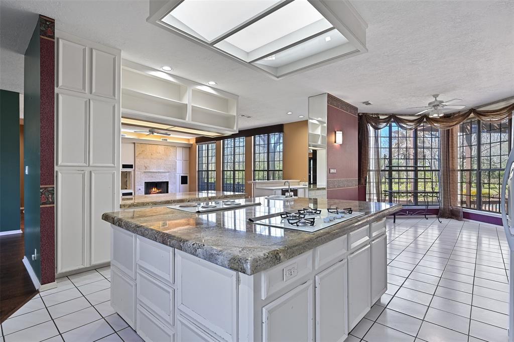 1208 Cowards Creek Drive, Friendswood, Texas image 19
