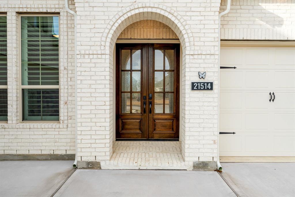 21514 Sunny Riverbank Circle, Cypress, Texas image 4
