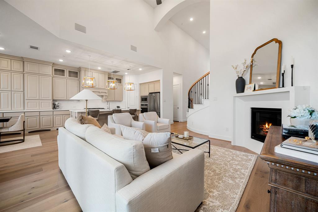 21514 Sunny Riverbank Circle, Cypress, Texas image 10