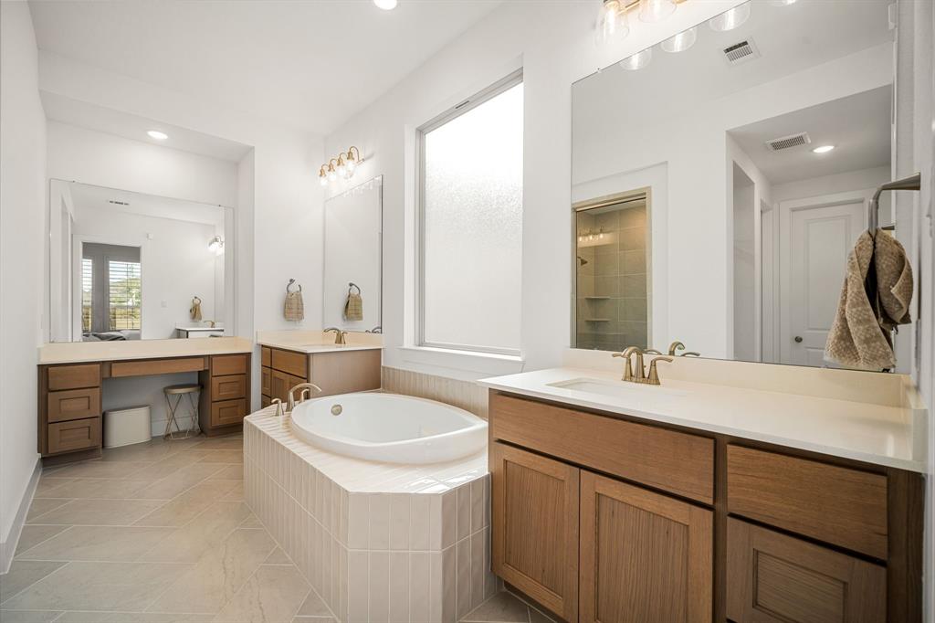 21514 Sunny Riverbank Circle, Cypress, Texas image 18