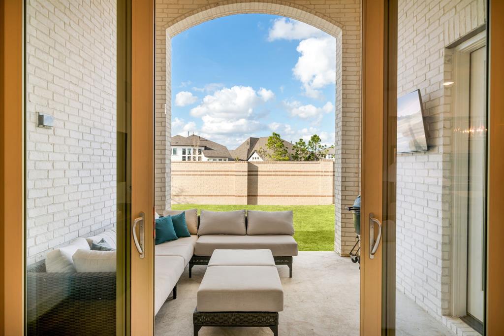 21514 Sunny Riverbank Circle, Cypress, Texas image 31