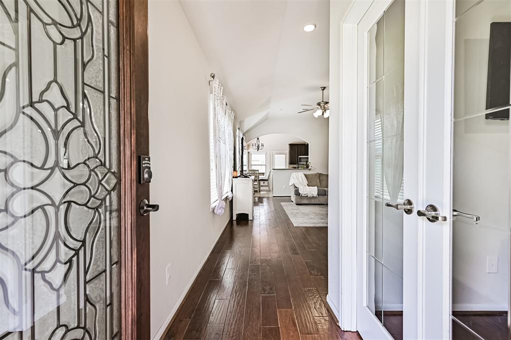 5202 Bay Lane