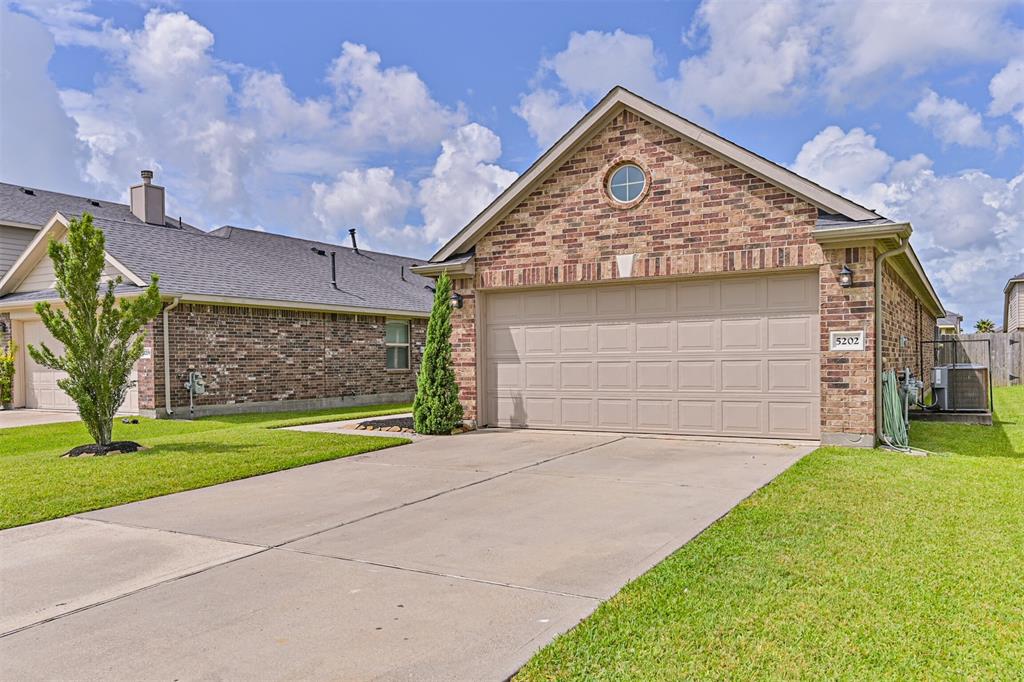 5202 Bay Lane