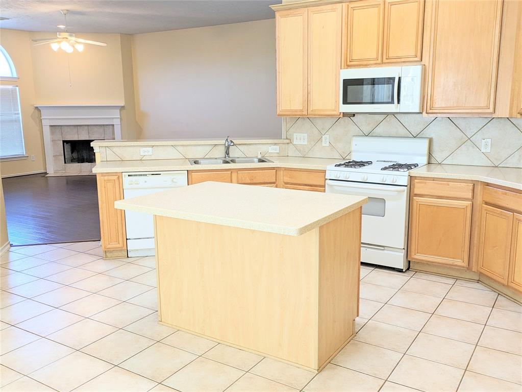 2410 Ligustrum Flower Drive, Spring, Texas image 4