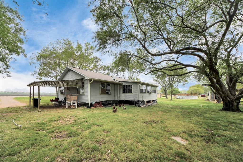 7802 Fm 1952 Road, Wallis, Texas image 10