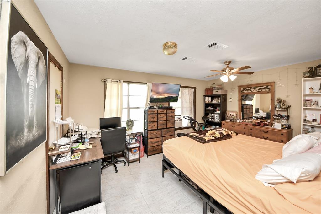 7802 Fm 1952 Road, Wallis, Texas image 31