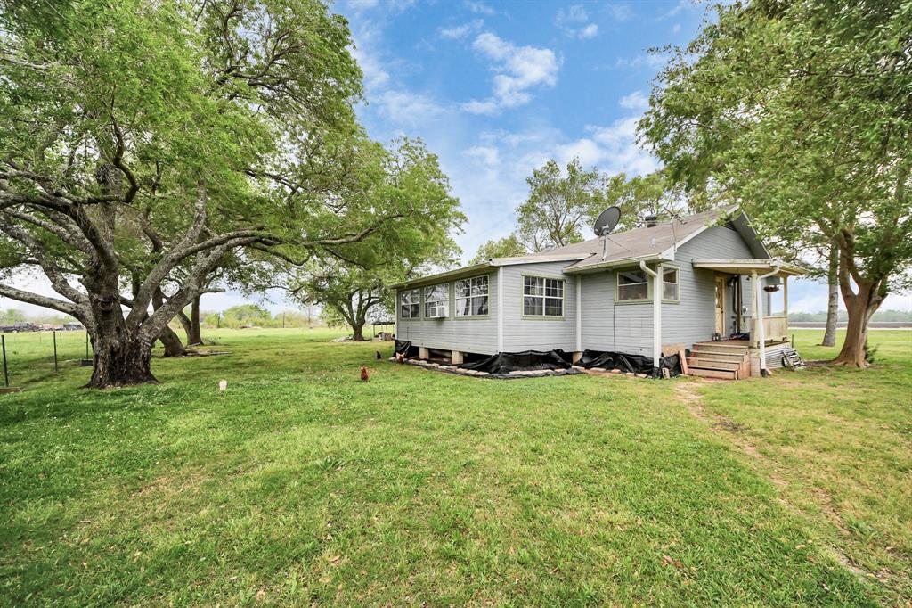 7802 Fm 1952 Road, Wallis, Texas image 13