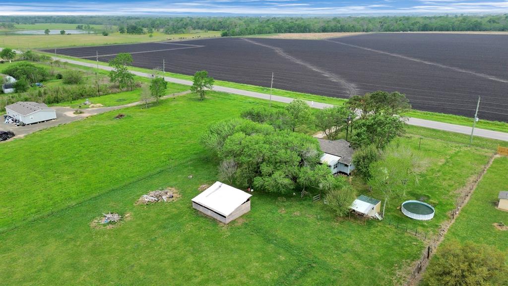 7802 Fm 1952 Road, Wallis, Texas image 1