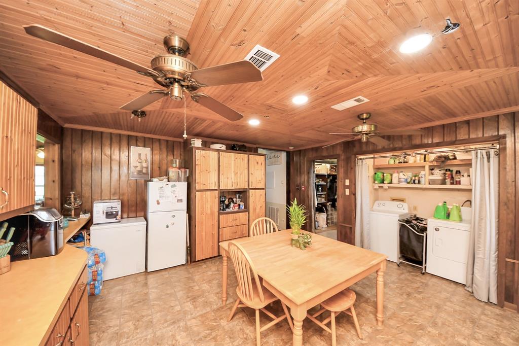 7802 Fm 1952 Road, Wallis, Texas image 27