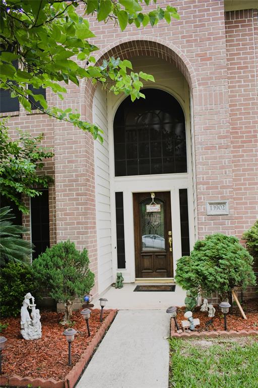 13902 Whispertrail Court, Houston, Texas image 3