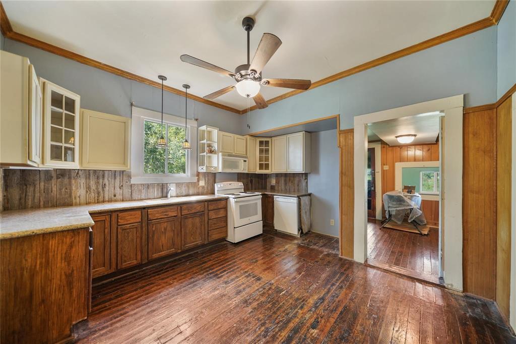 855 County Road 15, Damon, Texas image 28