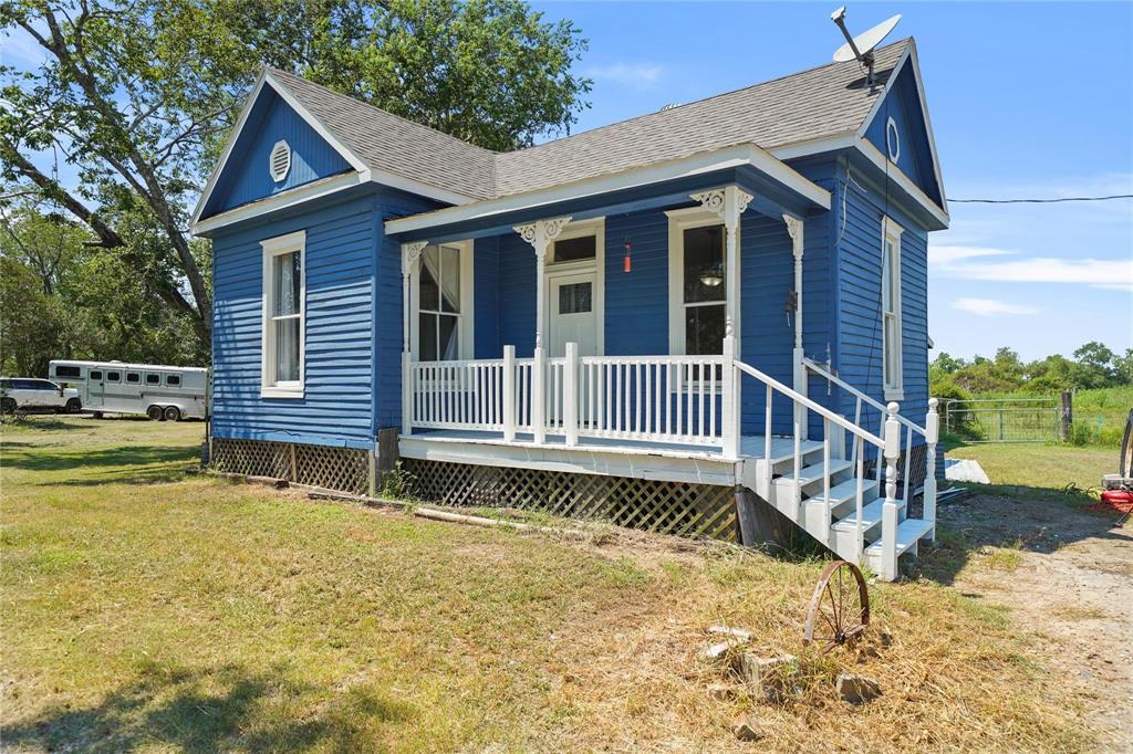 855 County Road 15, Damon, Texas image 25