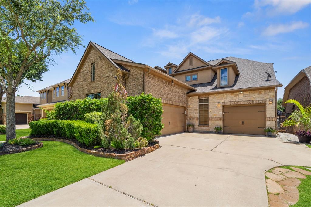 11418 Lazarro Lane