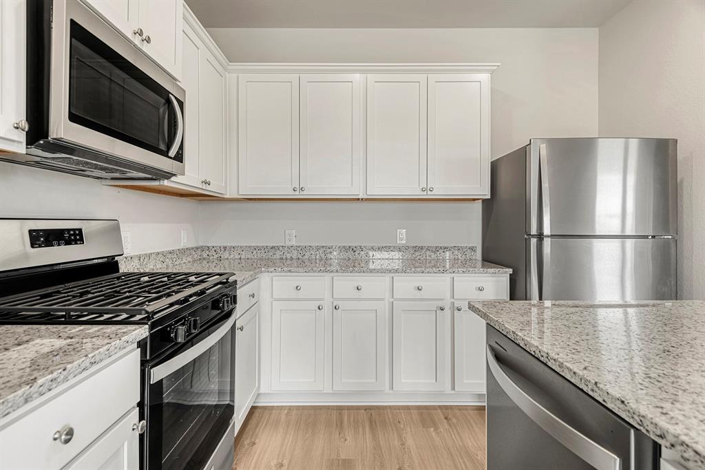 393 Tejas Trail, Waller, Texas image 12