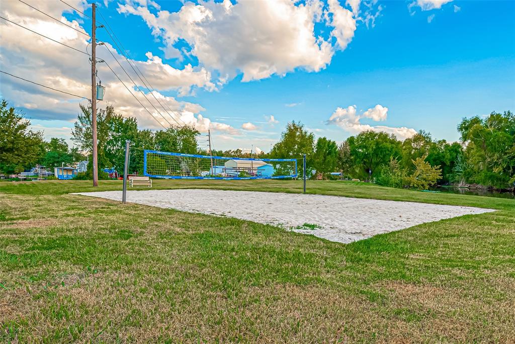 11538 Persimmon Street, Willis, Texas image 4