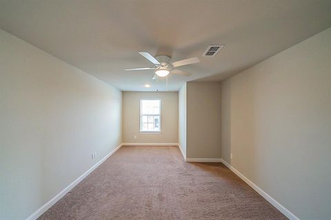 A home in Rosharon