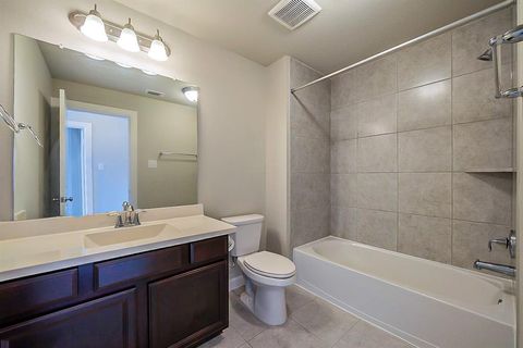 A home in Rosharon