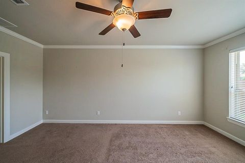 A home in Rosharon