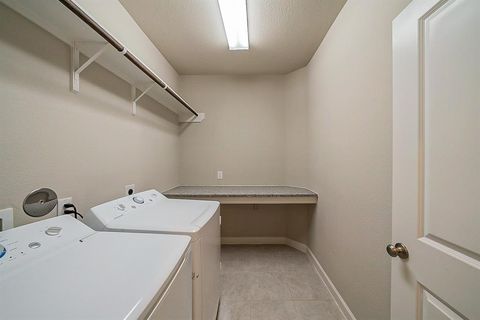 A home in Rosharon