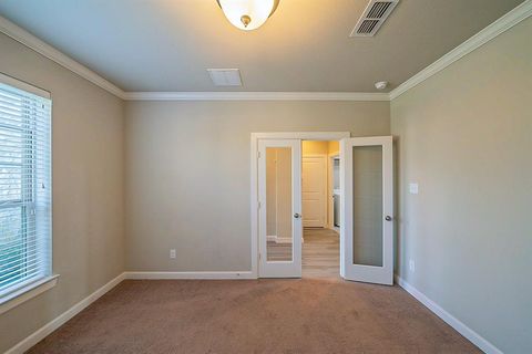 A home in Rosharon