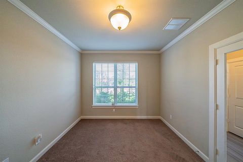 A home in Rosharon