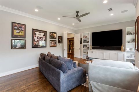 Single Family Residence in Bellaire TX 5202 Mimosa Drive 39.jpg