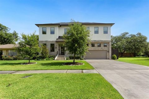 Single Family Residence in Bellaire TX 5202 Mimosa Drive 3.jpg