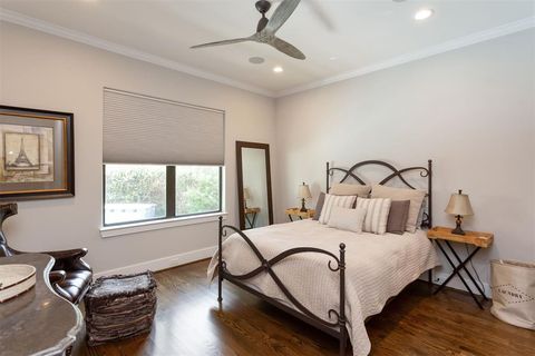 Single Family Residence in Bellaire TX 5202 Mimosa Drive 28.jpg
