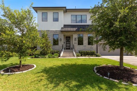 Single Family Residence in Bellaire TX 5202 Mimosa Drive 2.jpg