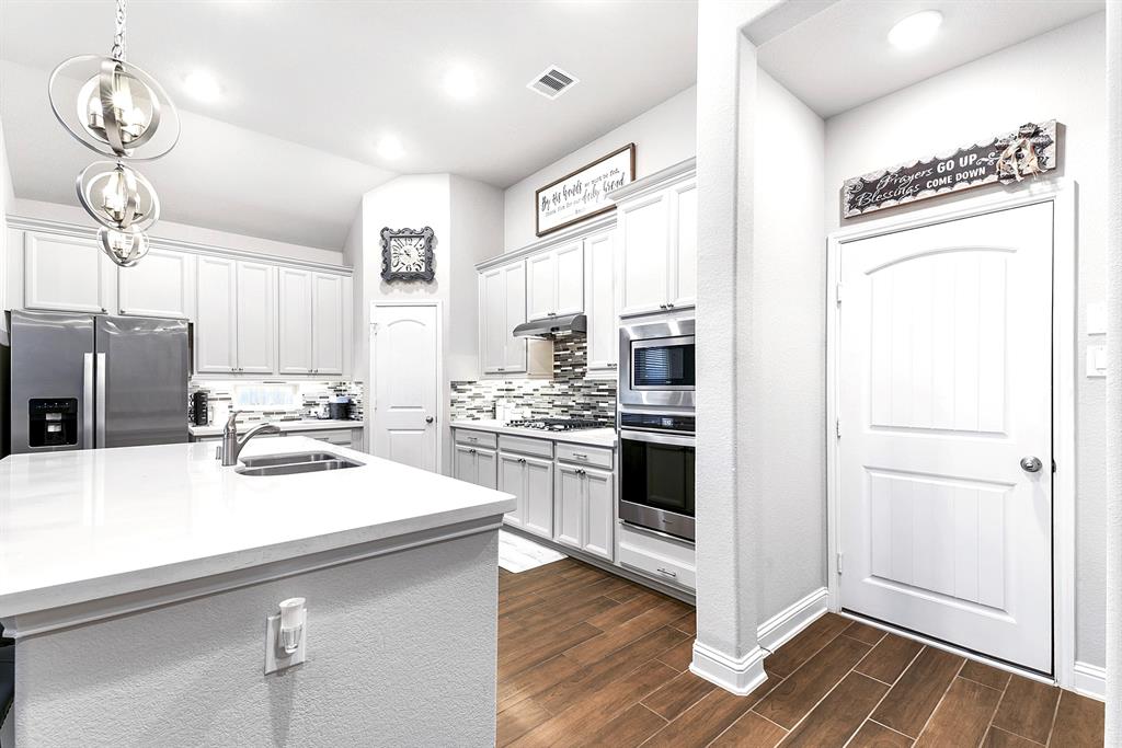 1907 Village Orchard Lane, Brookshire, Texas image 11