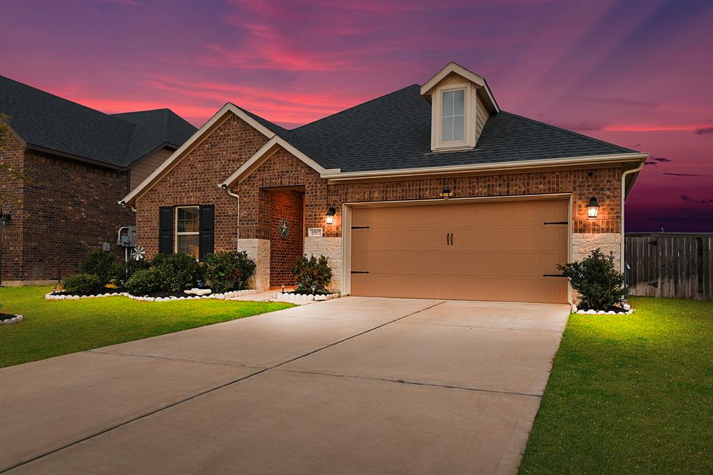 1907 Village Orchard Lane, Brookshire, Texas image 7