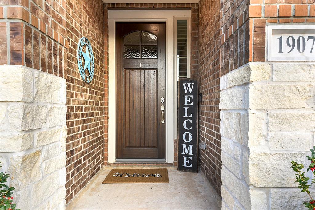 1907 Village Orchard Lane, Brookshire, Texas image 9